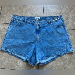 Abercrombieie & Fitch High Rise Dad Short Curve Love Size 36